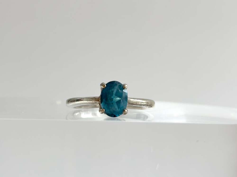 Kyanite Oval Cut Gemstone Solitaire Minimalist Sterling Silver 925 Vintage Ring - Picture 11 of 13